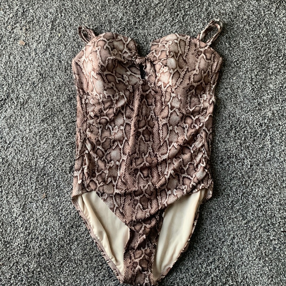 New Kona Sol one piece snake print swimsuit